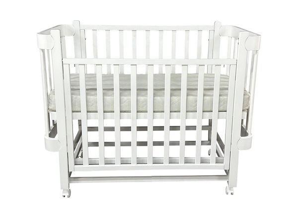 Детская кроватка Кедр Adele 2, колесо/маятник - Фото