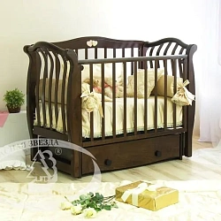 Детская кроватка Красная Звезда Можга Аэлита С 888 поперечный маятник аппликация Сердечки