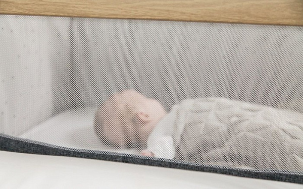 Приставная колыбель Tutti Bambini Cozee с колесами фото 6