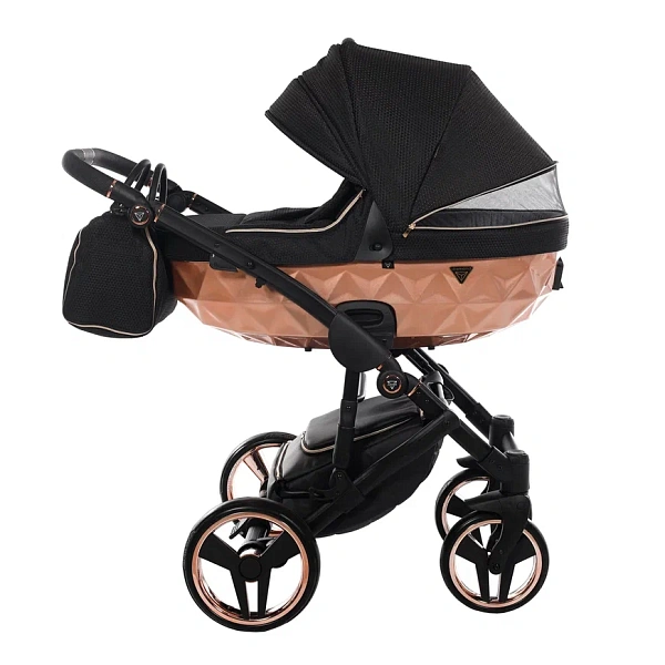Детская коляска Junama Diamond Mirror Satin V2 3 в 1 на черной раме фото 4