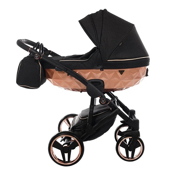 Детская коляска Junama Diamond Mirror Satin V2 3 в 1 на черной раме фото 2